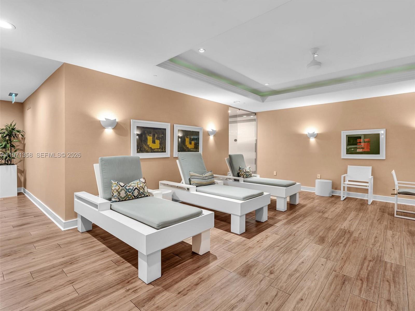 THE PALACE AT BAL HARBOUR - Residential