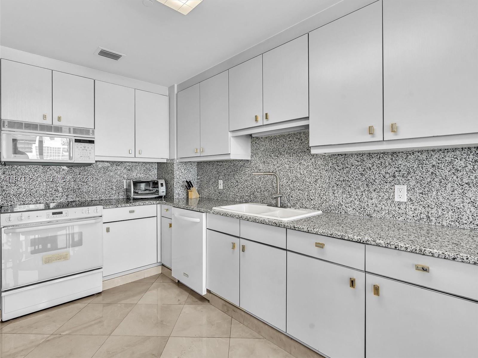 THE PALACE AT BAL HARBOUR - Residential