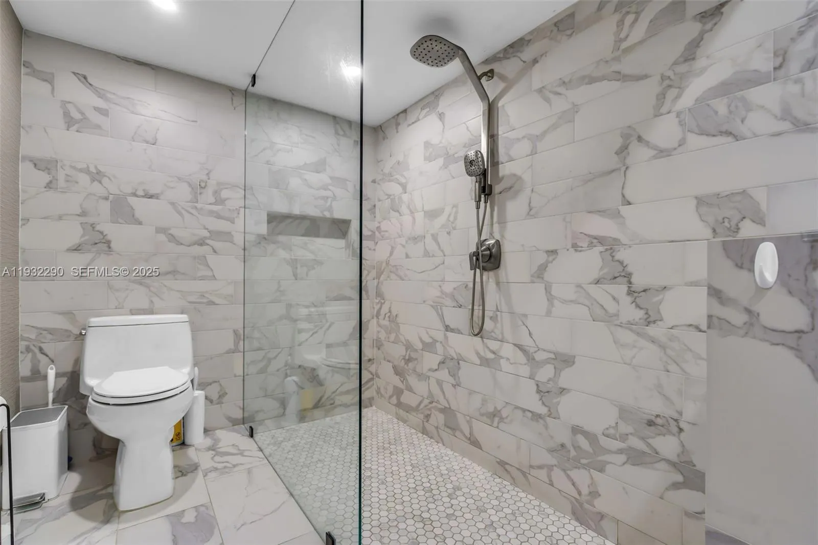 Key Biscayne, Florida 33149, United States, 5 Bedrooms Bedrooms, ,5 BathroomsBathrooms,Residential,Active,256478