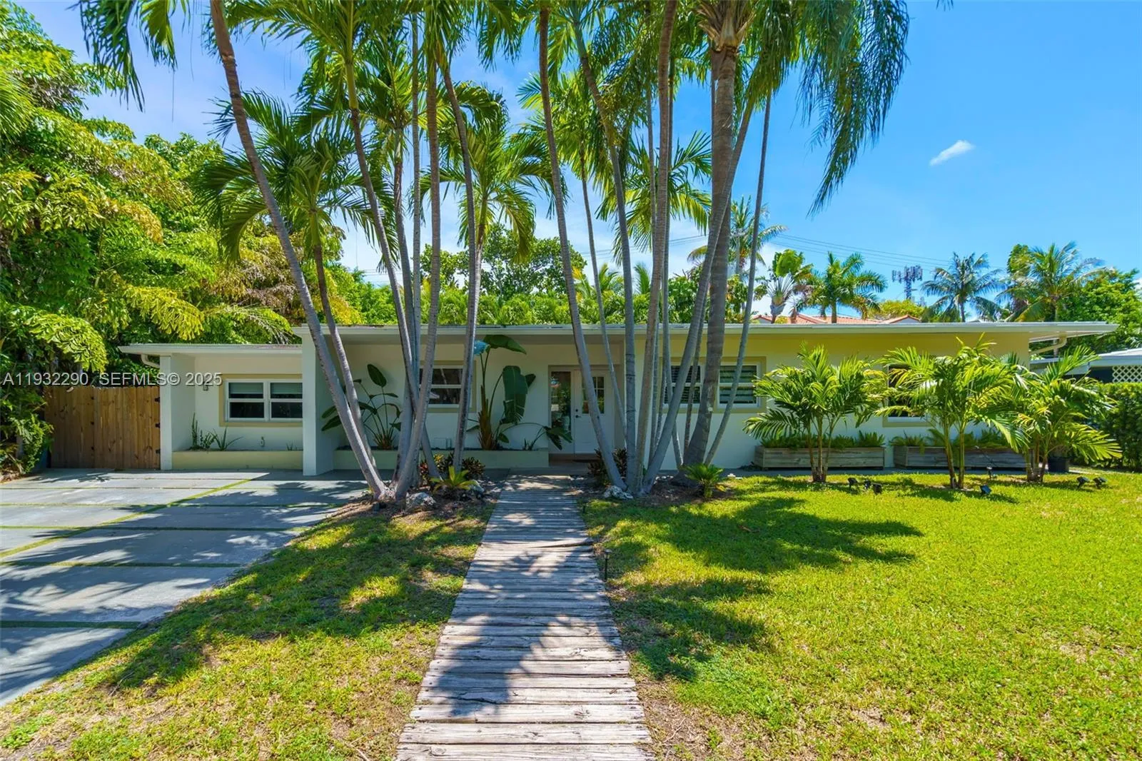 Key Biscayne, Florida 33149, United States, 5 Bedrooms Bedrooms, ,5 BathroomsBathrooms,Residential,Active,256478