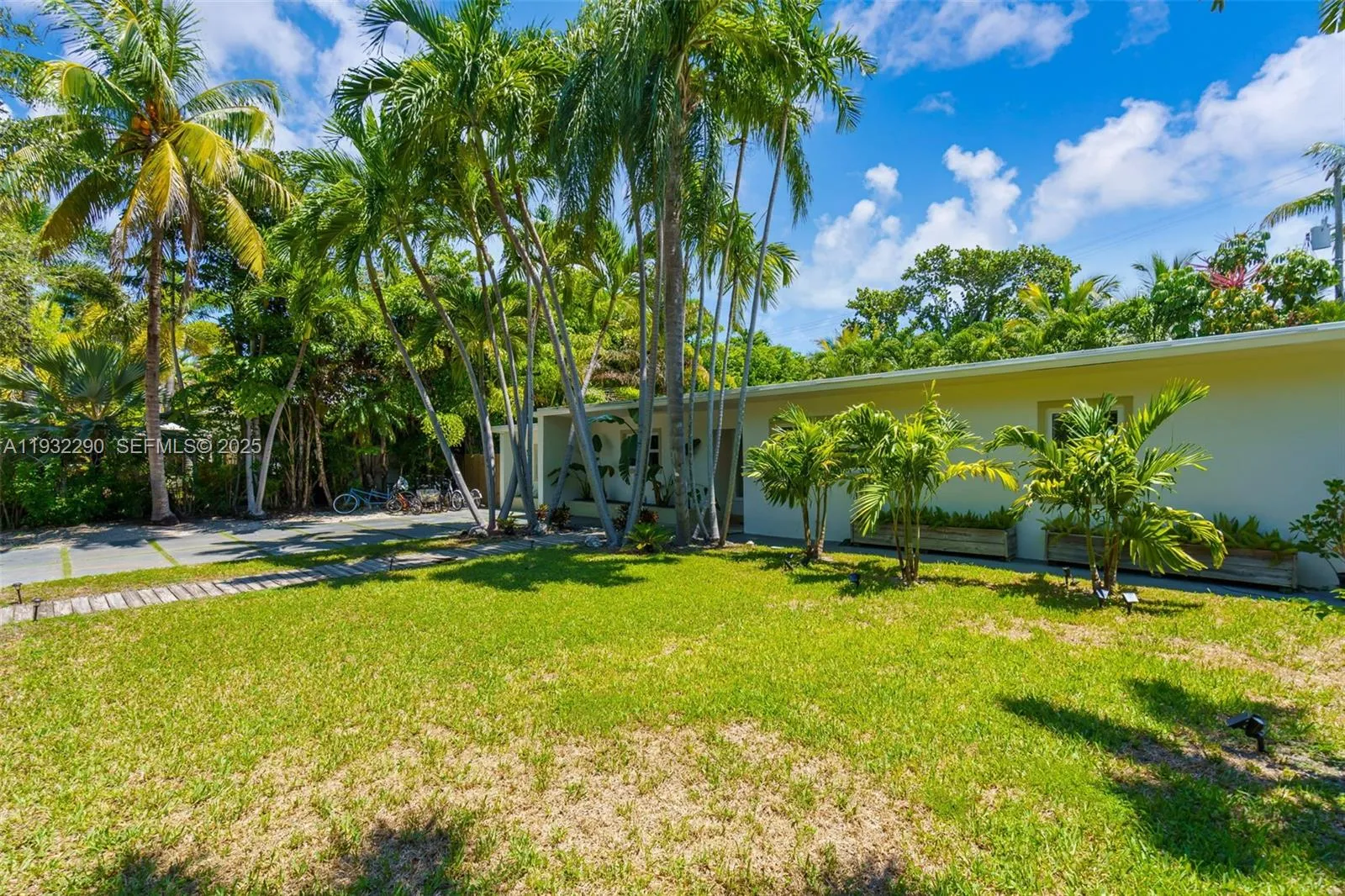 Key Biscayne, Florida 33149, United States, 5 Bedrooms Bedrooms, ,5 BathroomsBathrooms,Residential,Active,256478