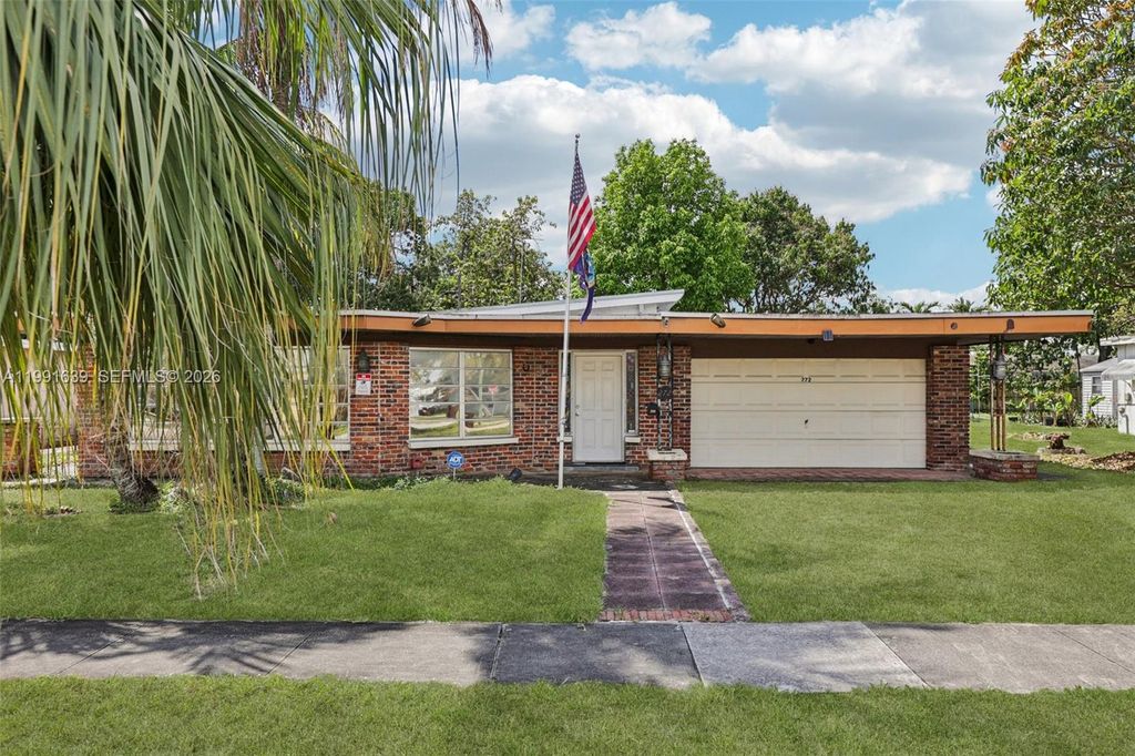 Photo of 272 W 46th St, Hialeah, FL 33012 (MLS # A11991639)