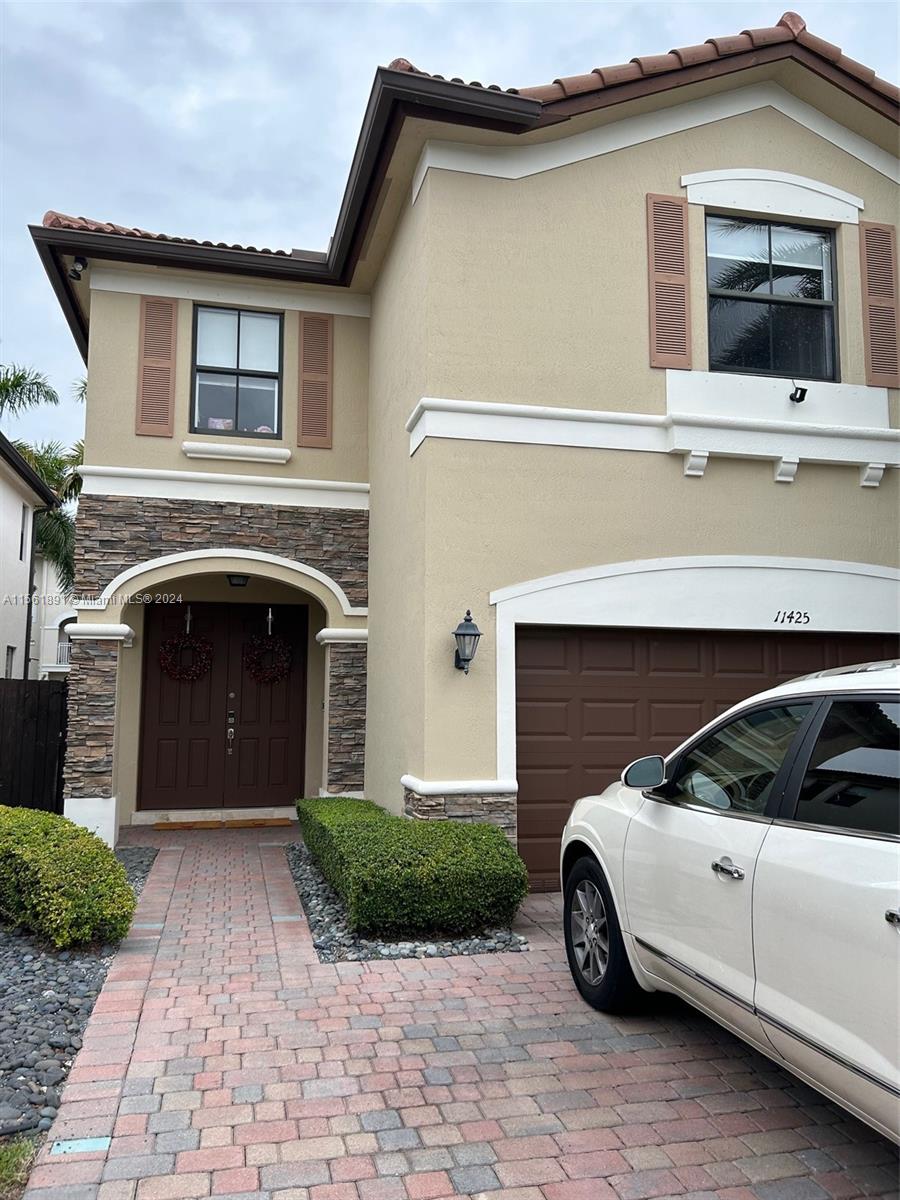 Property for Sale at 11425 Nw 88th Ln, Doral, Miami-Dade County, Florida - Bedrooms: 4 
Bathrooms: 4  - $850,000