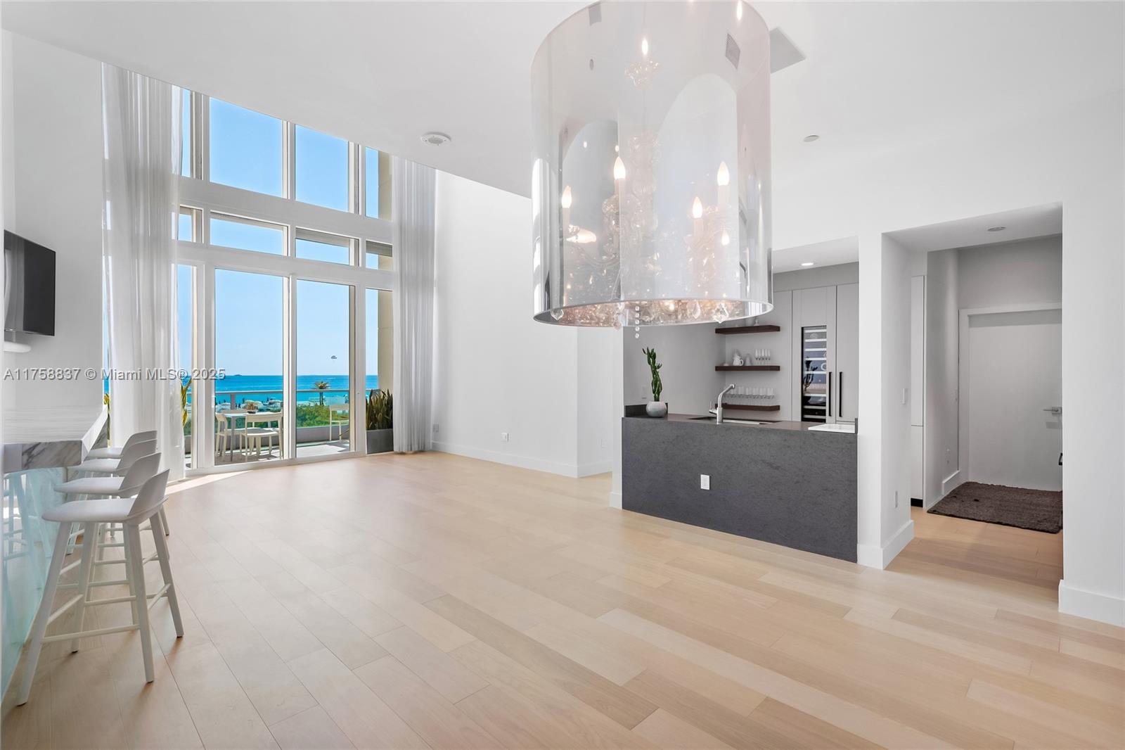 IL VILLAGGIO ON SOUTH BEA - Residential