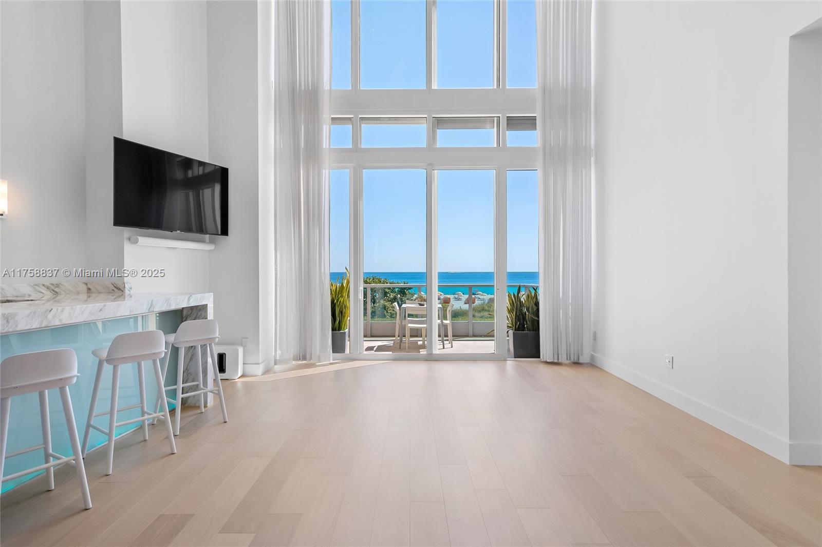 IL VILLAGGIO ON SOUTH BEA - Residential