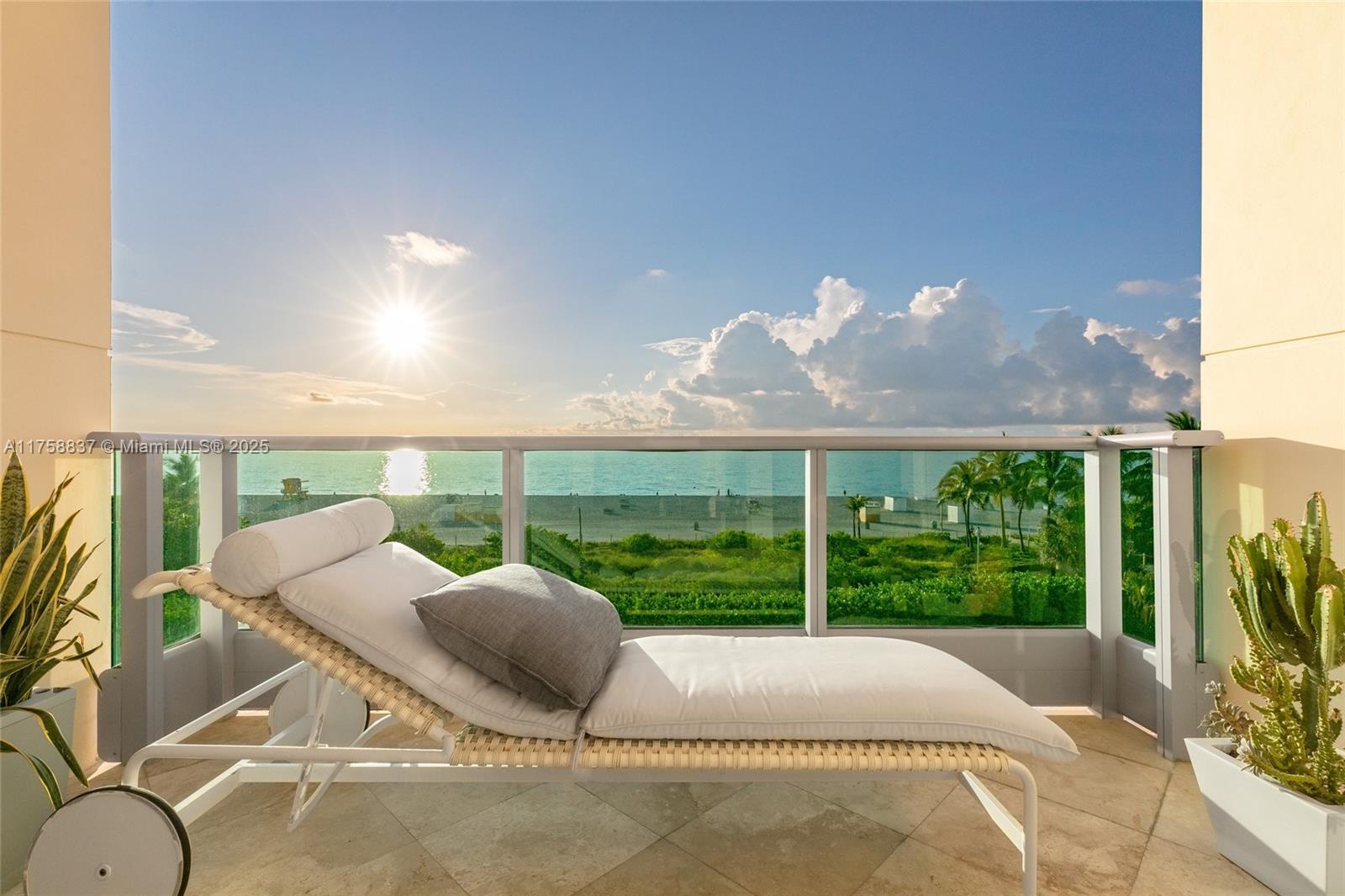IL VILLAGGIO ON SOUTH BEA - Residential