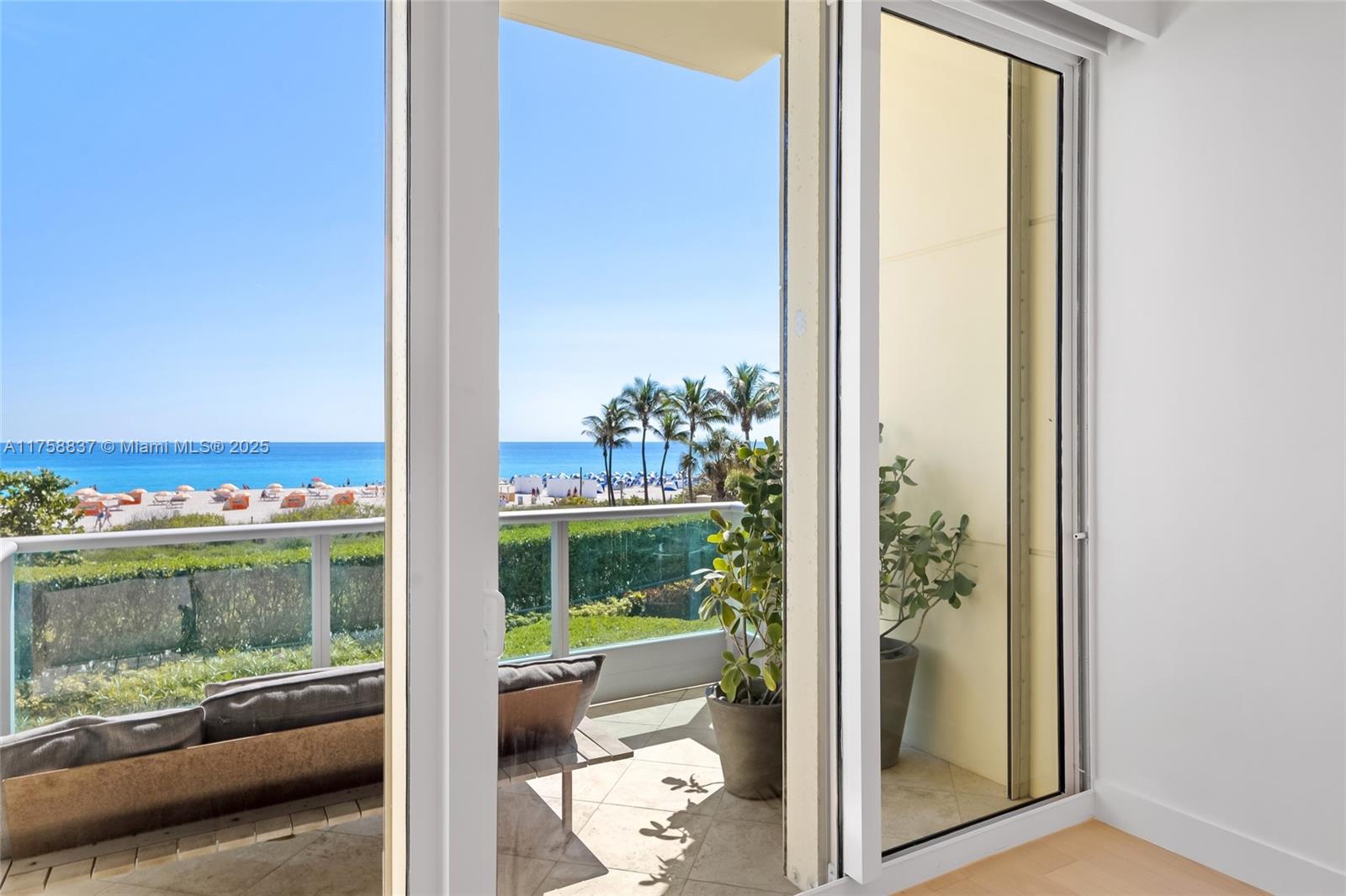 IL VILLAGGIO ON SOUTH BEA - Residential