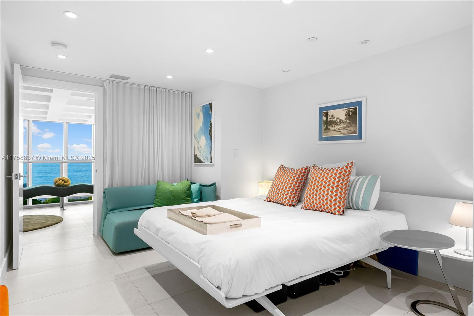 IL VILLAGGIO ON SOUTH BEA - Residential
