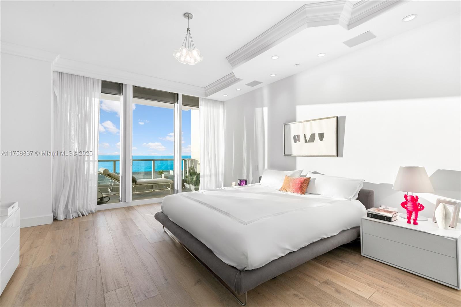 IL VILLAGGIO ON SOUTH BEA - Residential