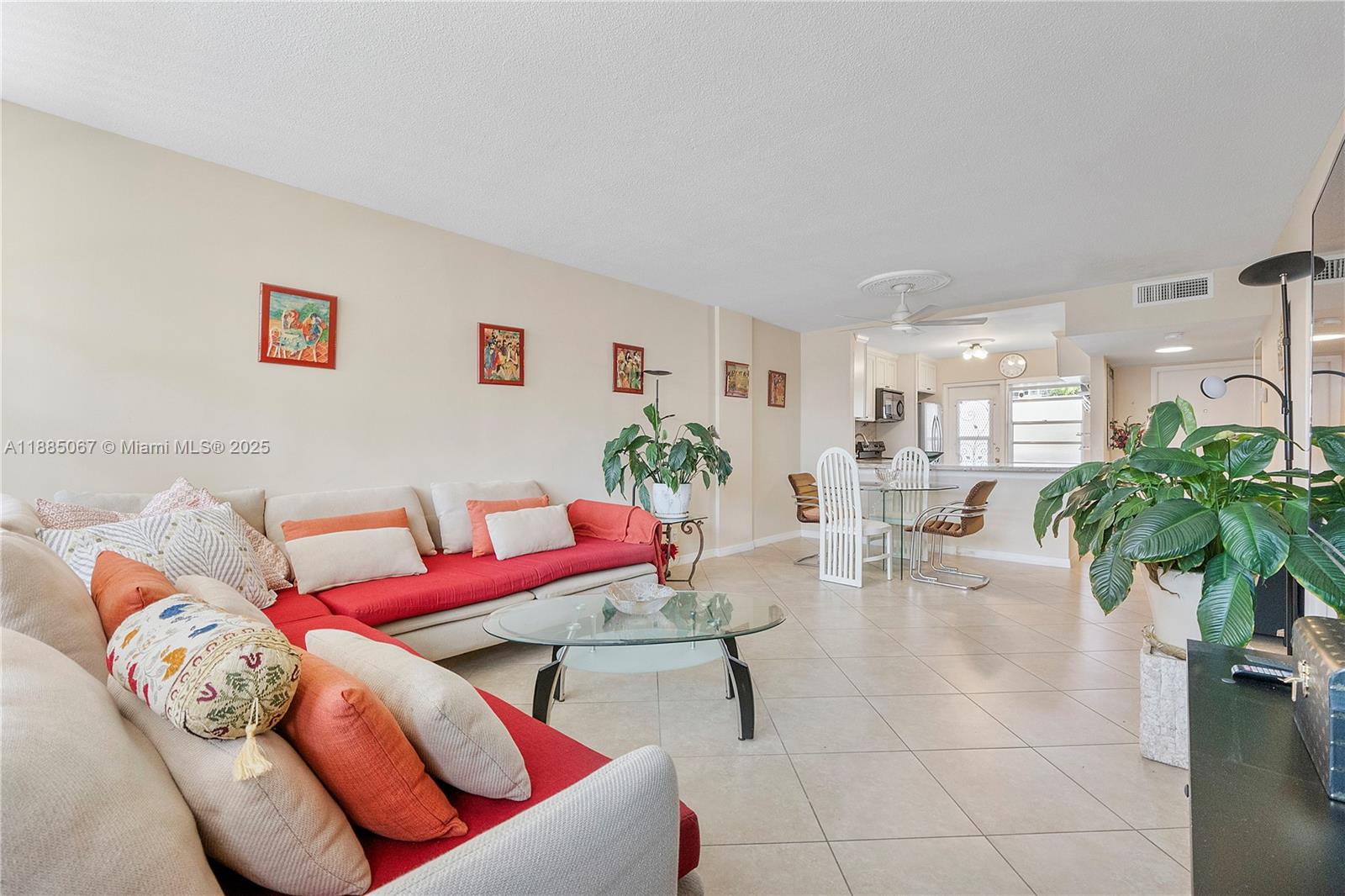 GOLDEN VIEW CONDO - Residential