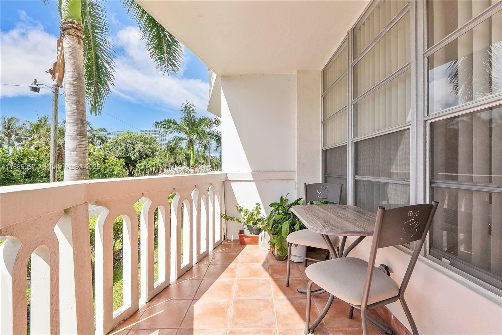 GOLDEN VIEW CONDO - Residential
