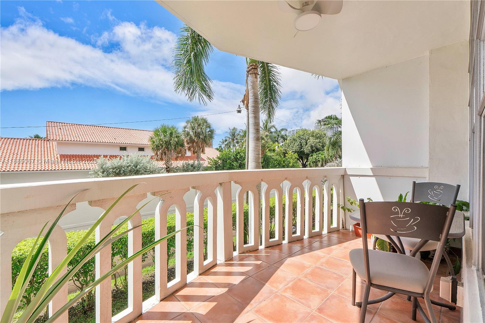 GOLDEN VIEW CONDO - Residential