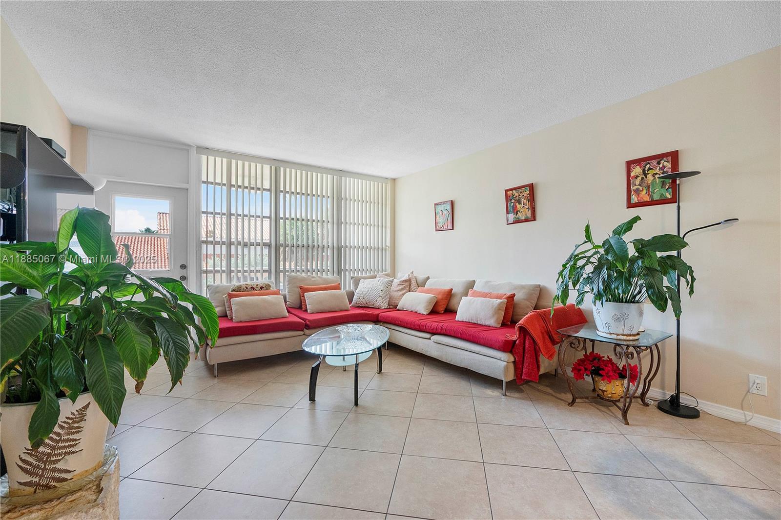 GOLDEN VIEW CONDO - Residential