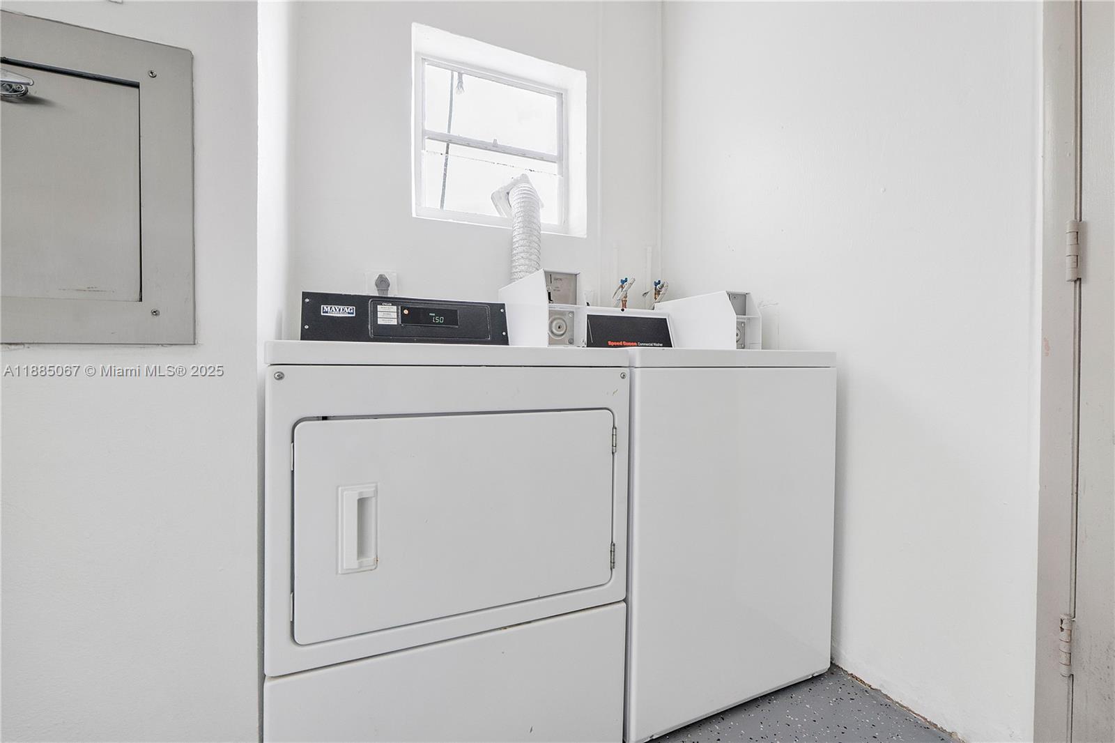 GOLDEN VIEW CONDO - Residential