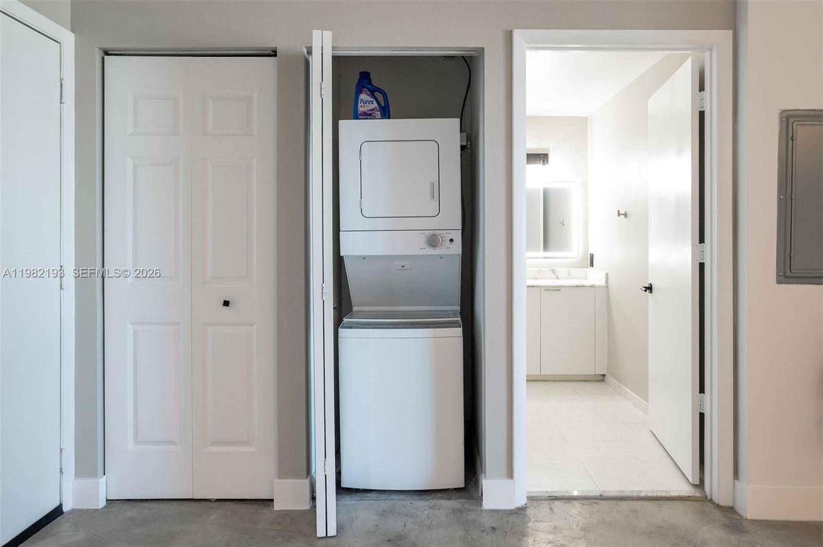 THE LOFT DOWNTOWN CONDO - Residential Lease