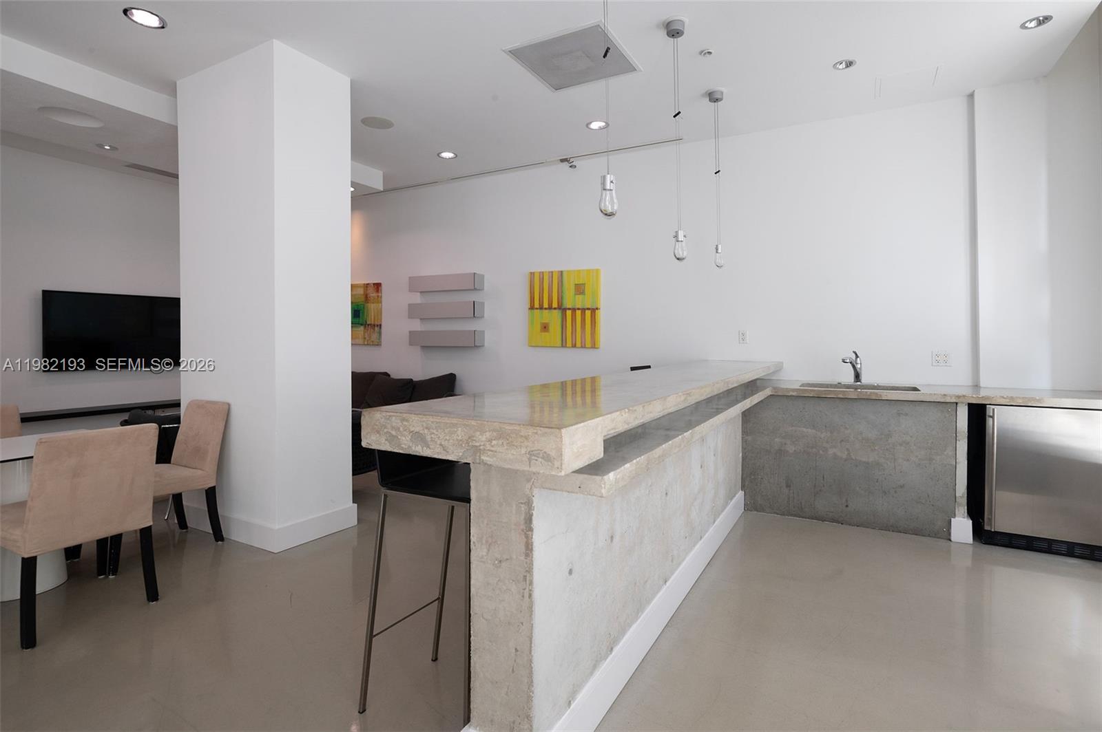 THE LOFT DOWNTOWN CONDO - Residential Lease