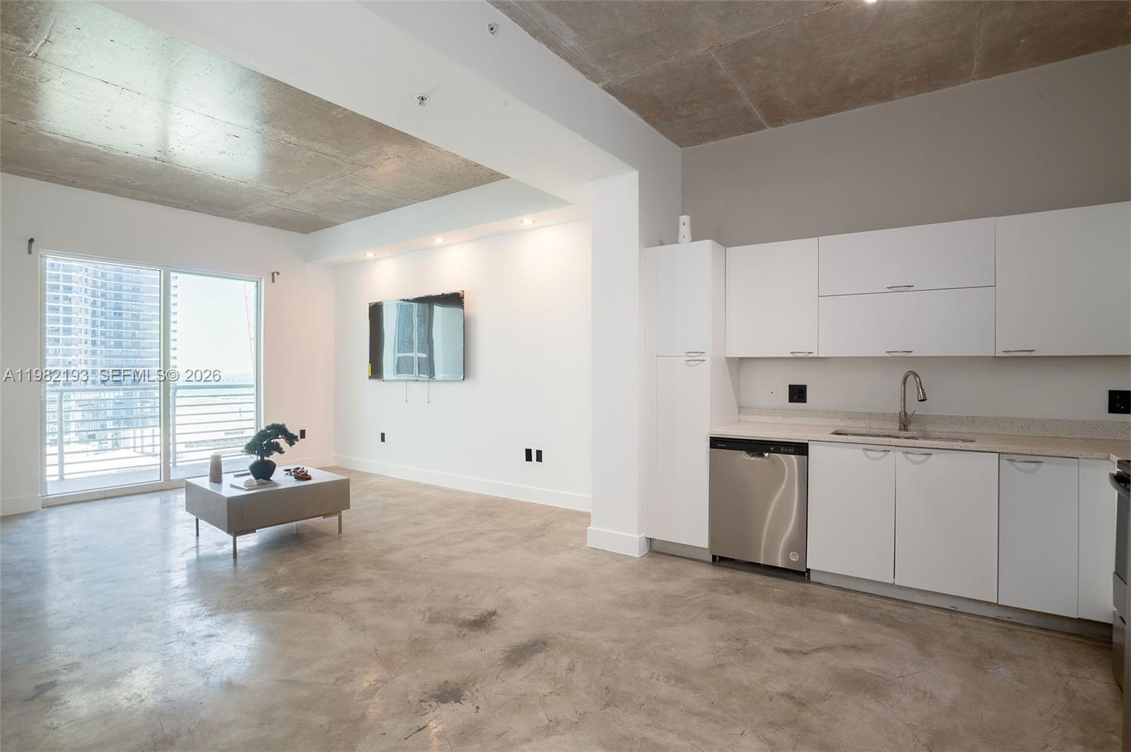 THE LOFT DOWNTOWN CONDO - Residential Lease