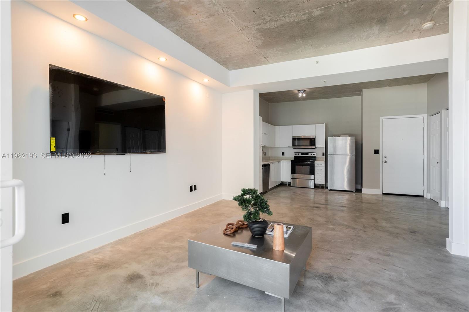 THE LOFT DOWNTOWN CONDO - Residential Lease