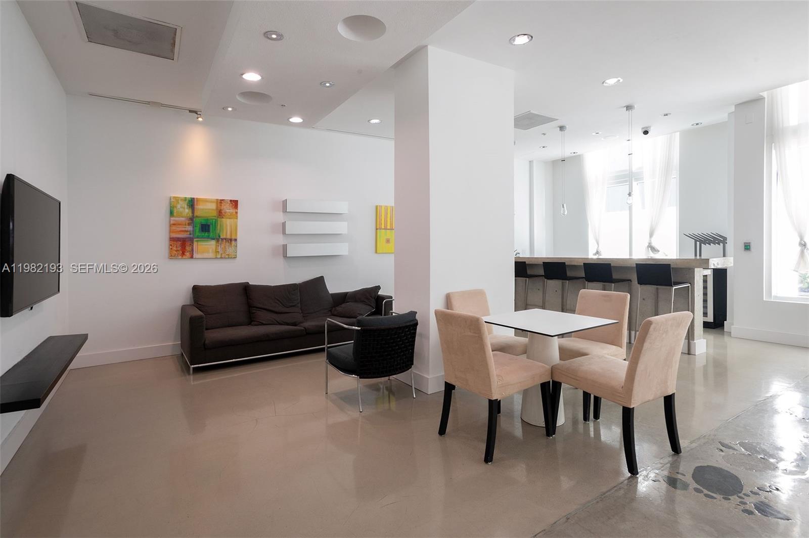 THE LOFT DOWNTOWN CONDO - Residential Lease