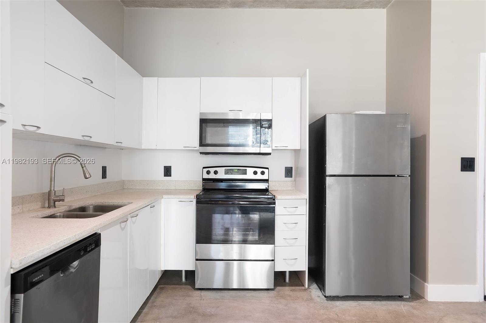 THE LOFT DOWNTOWN CONDO - Residential Lease