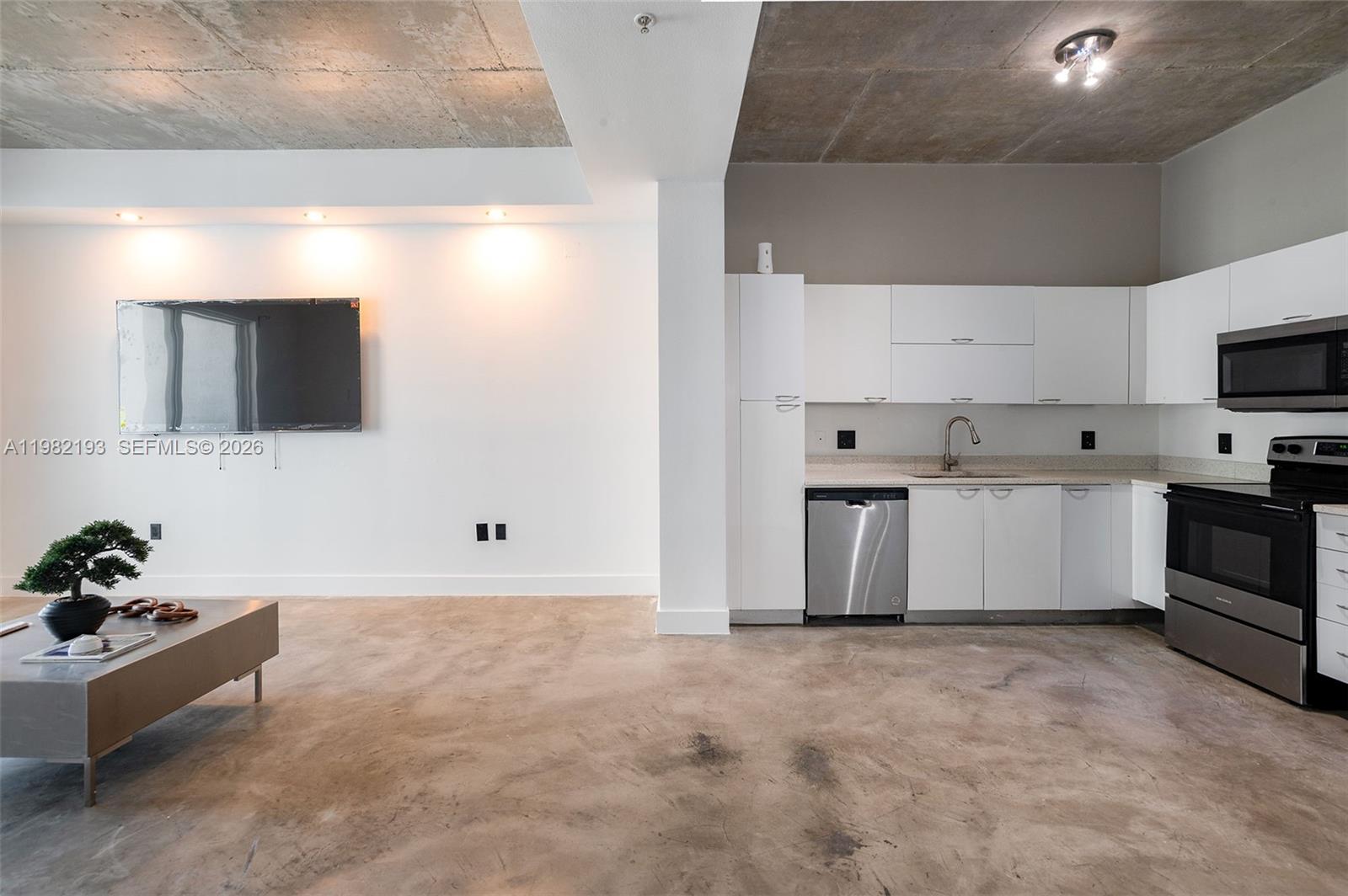 THE LOFT DOWNTOWN CONDO - Residential Lease