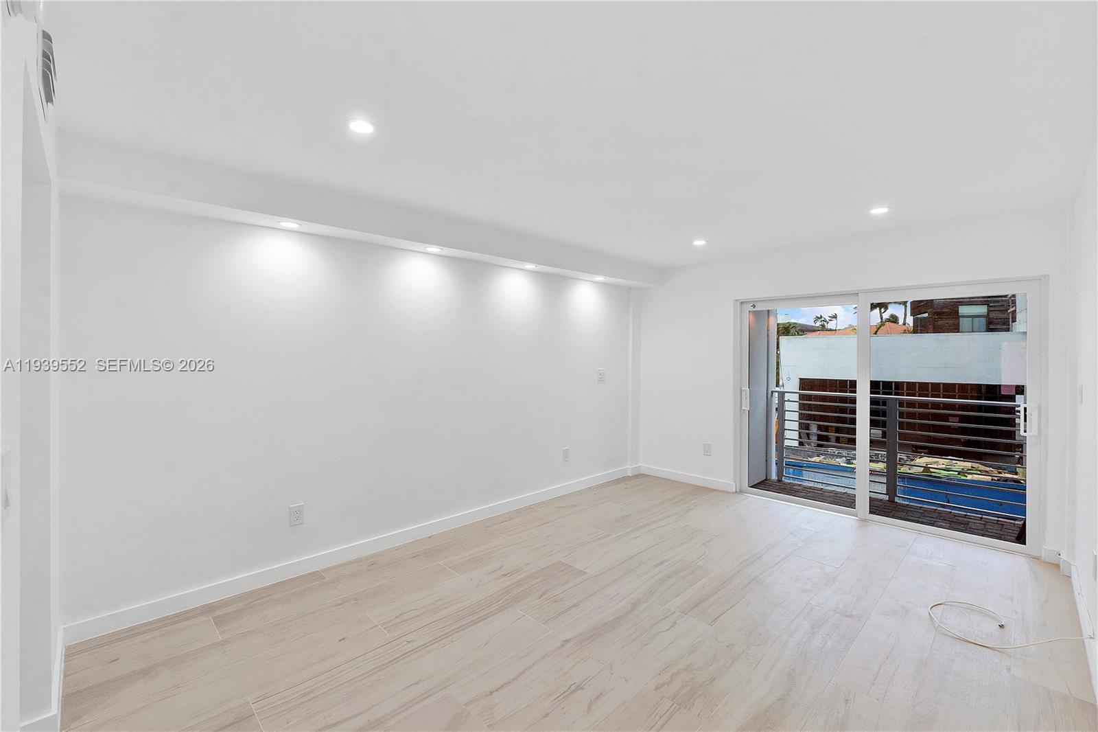 ISLAND CLUB OF SOUTH BEACH - Residential