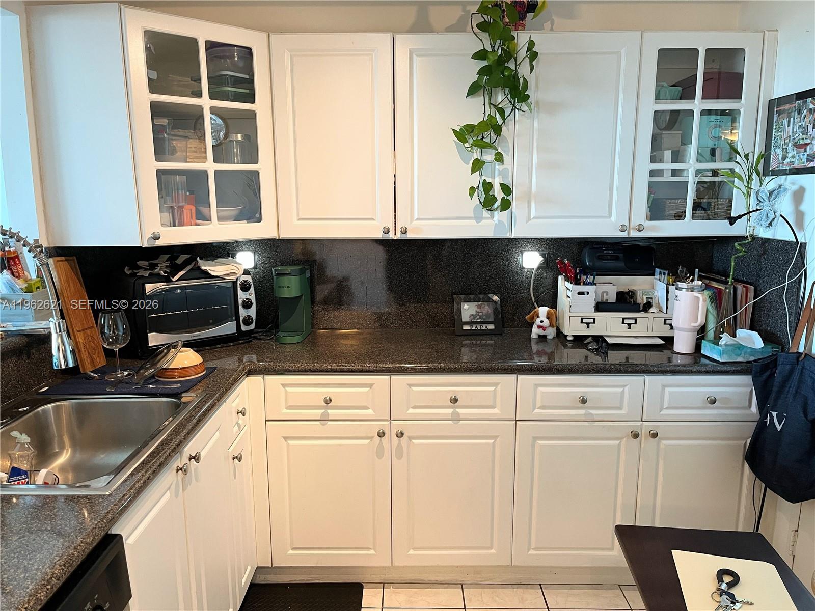 BURLEIGH HOUSE CONDO - Residential