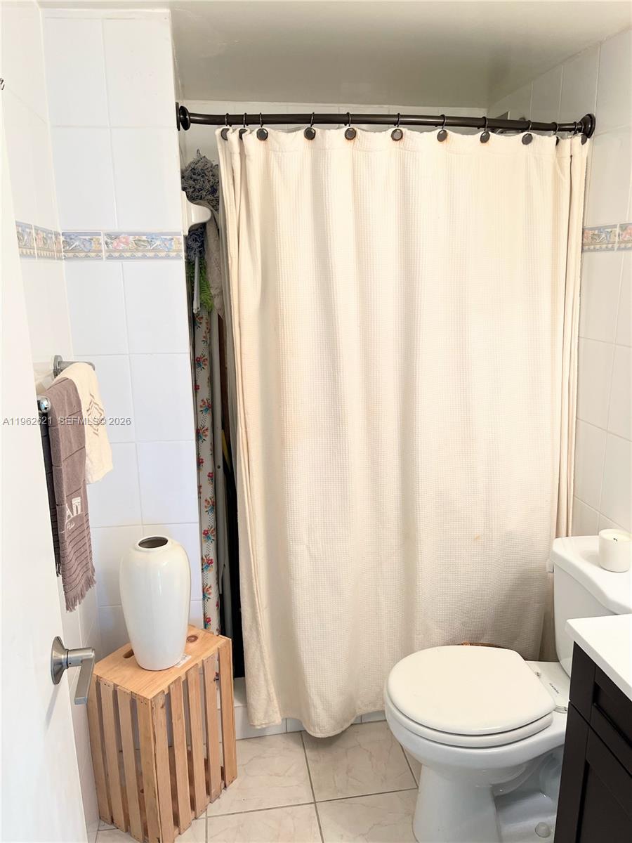 BURLEIGH HOUSE CONDO - Residential