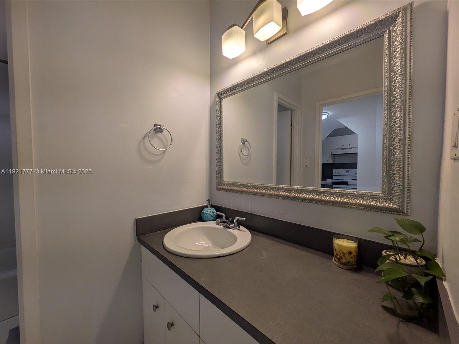 THE DECOPLAGE CONDO - Residential