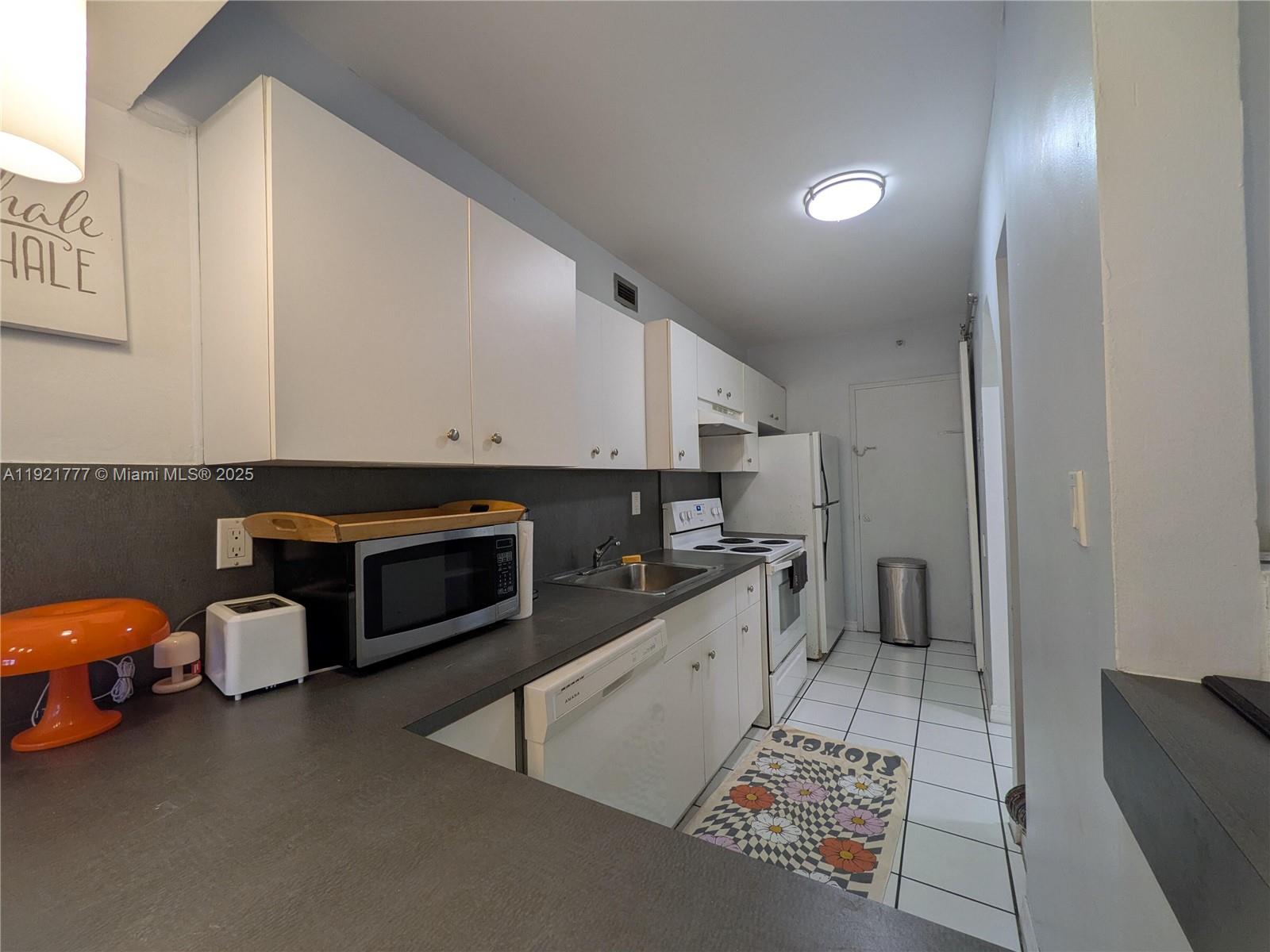 THE DECOPLAGE CONDO - Residential