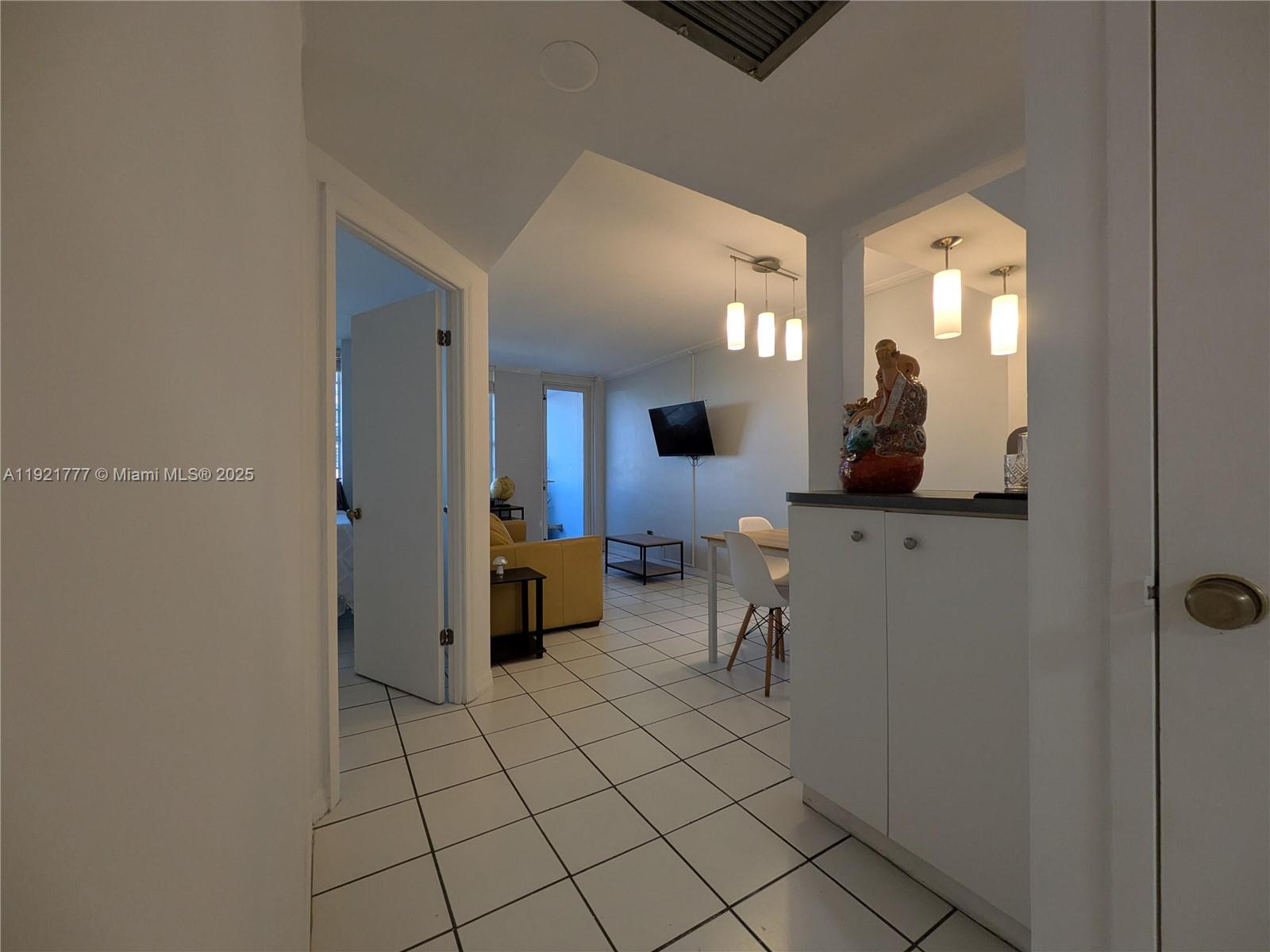 THE DECOPLAGE CONDO - Residential