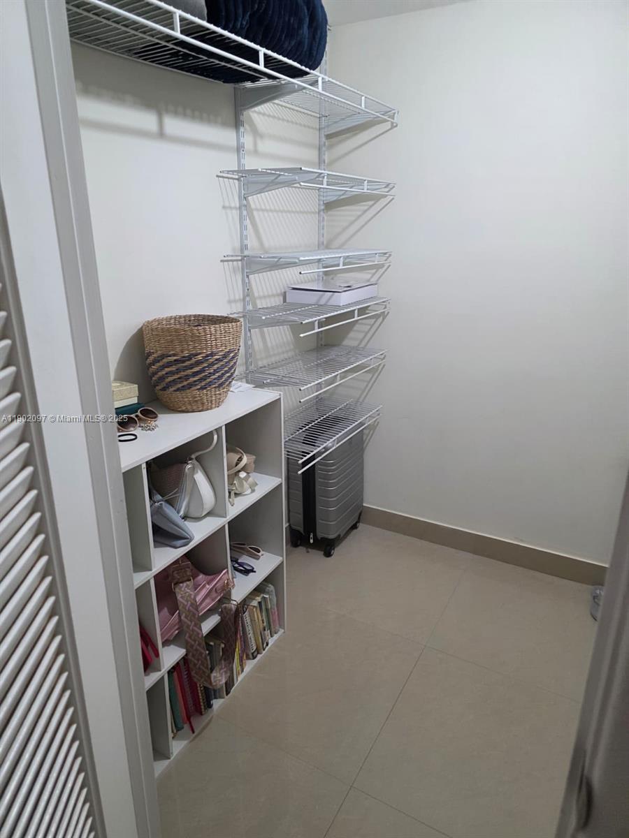 PLAZA TOWERS NORTH CONDO - Residential