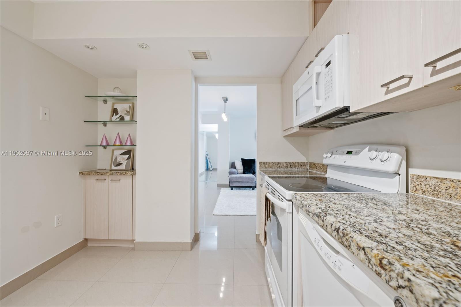 PLAZA TOWERS NORTH CONDO - Residential