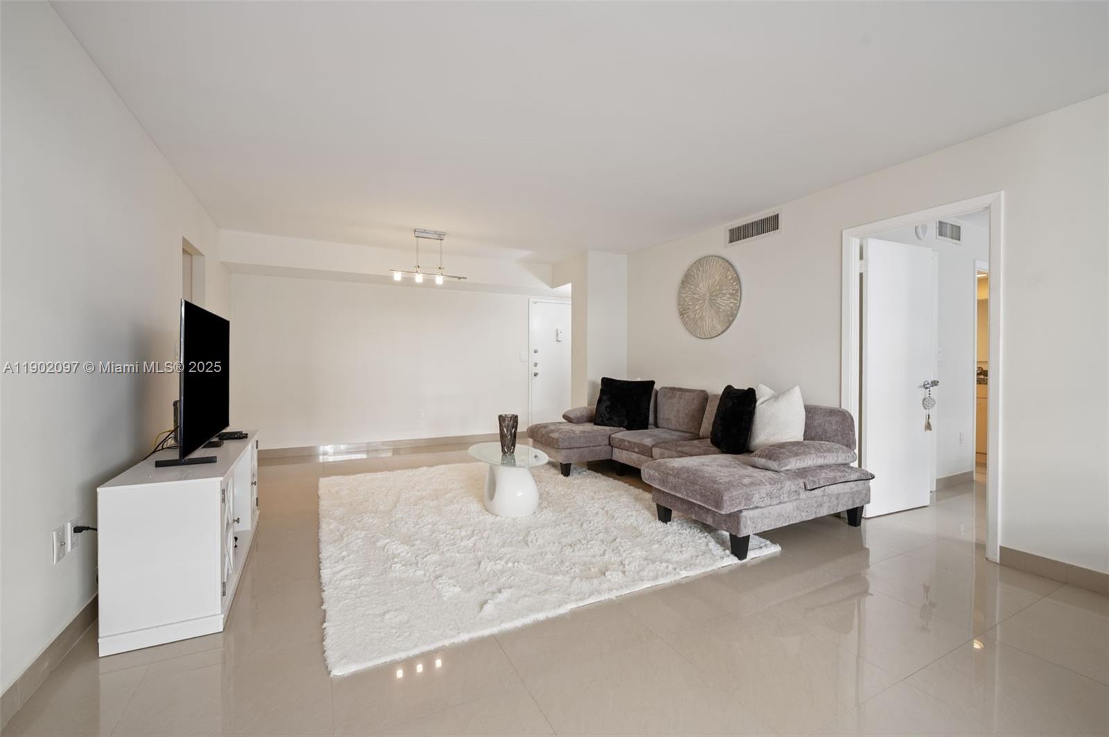 PLAZA TOWERS NORTH CONDO - Residential