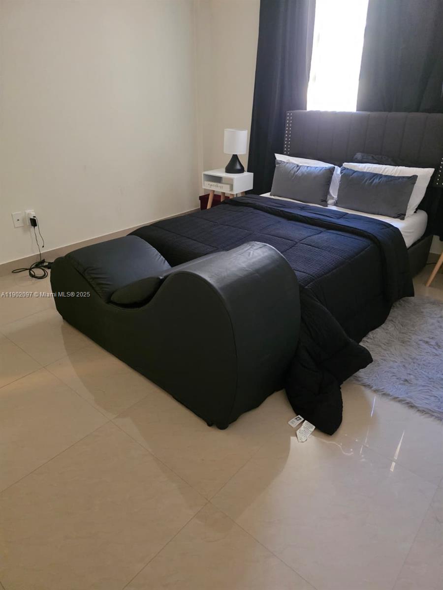 PLAZA TOWERS NORTH CONDO - Residential