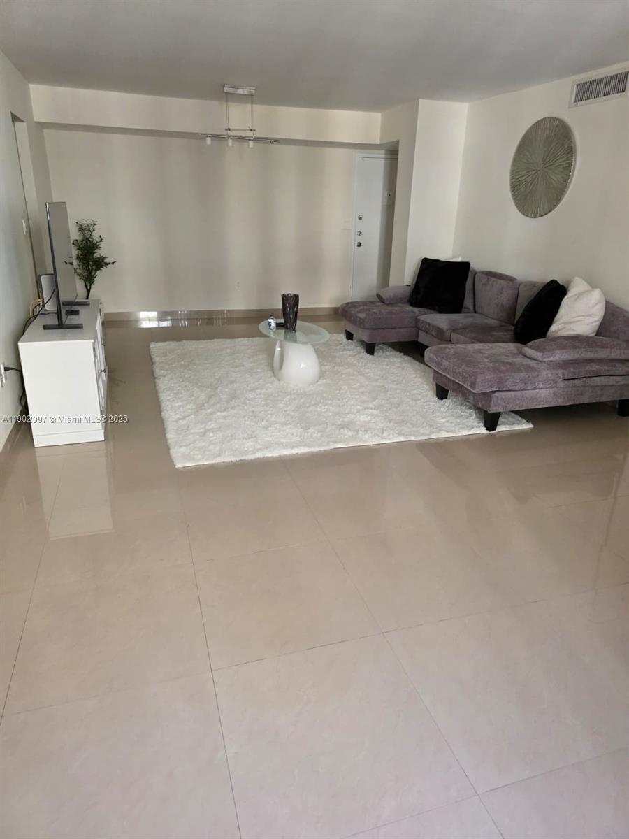 PLAZA TOWERS NORTH CONDO - Residential