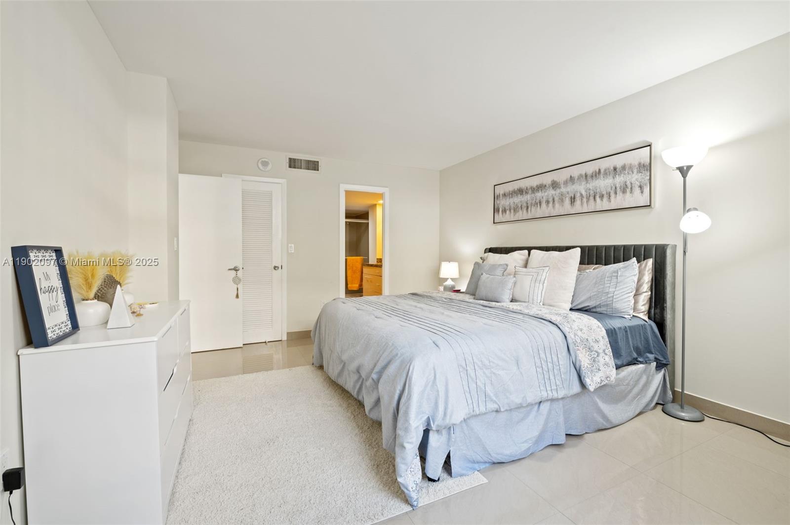 PLAZA TOWERS NORTH CONDO - Residential