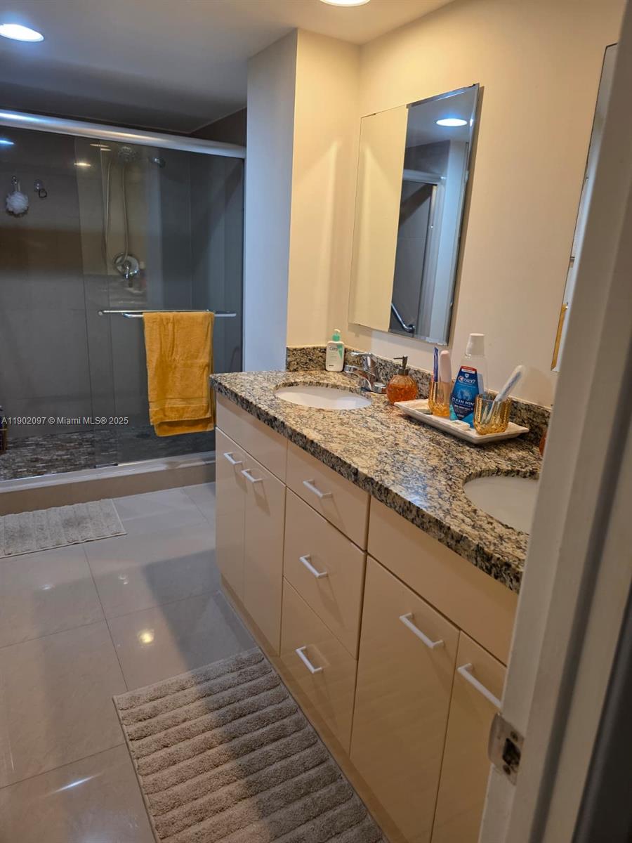 PLAZA TOWERS NORTH CONDO - Residential