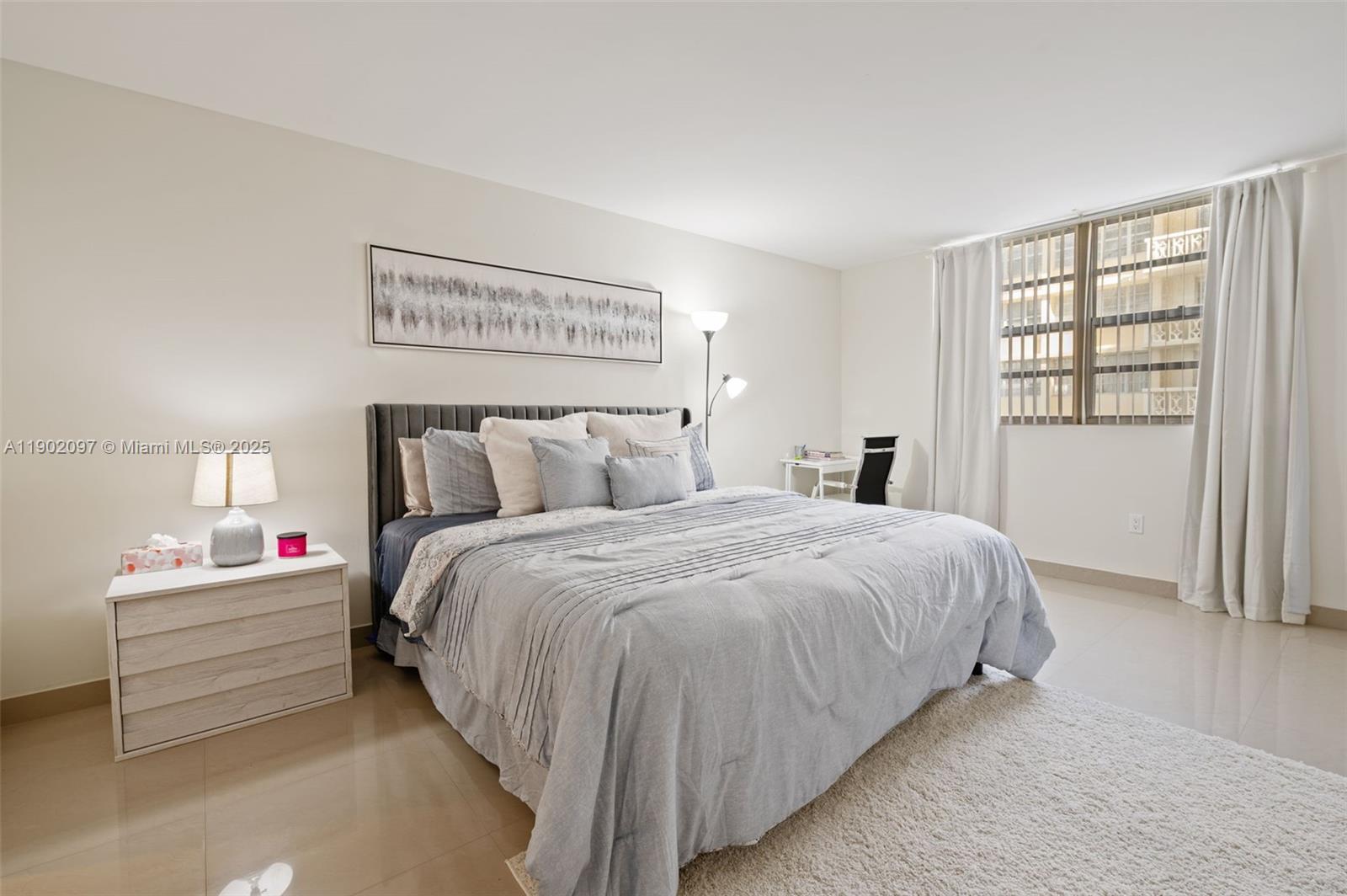 PLAZA TOWERS NORTH CONDO - Residential