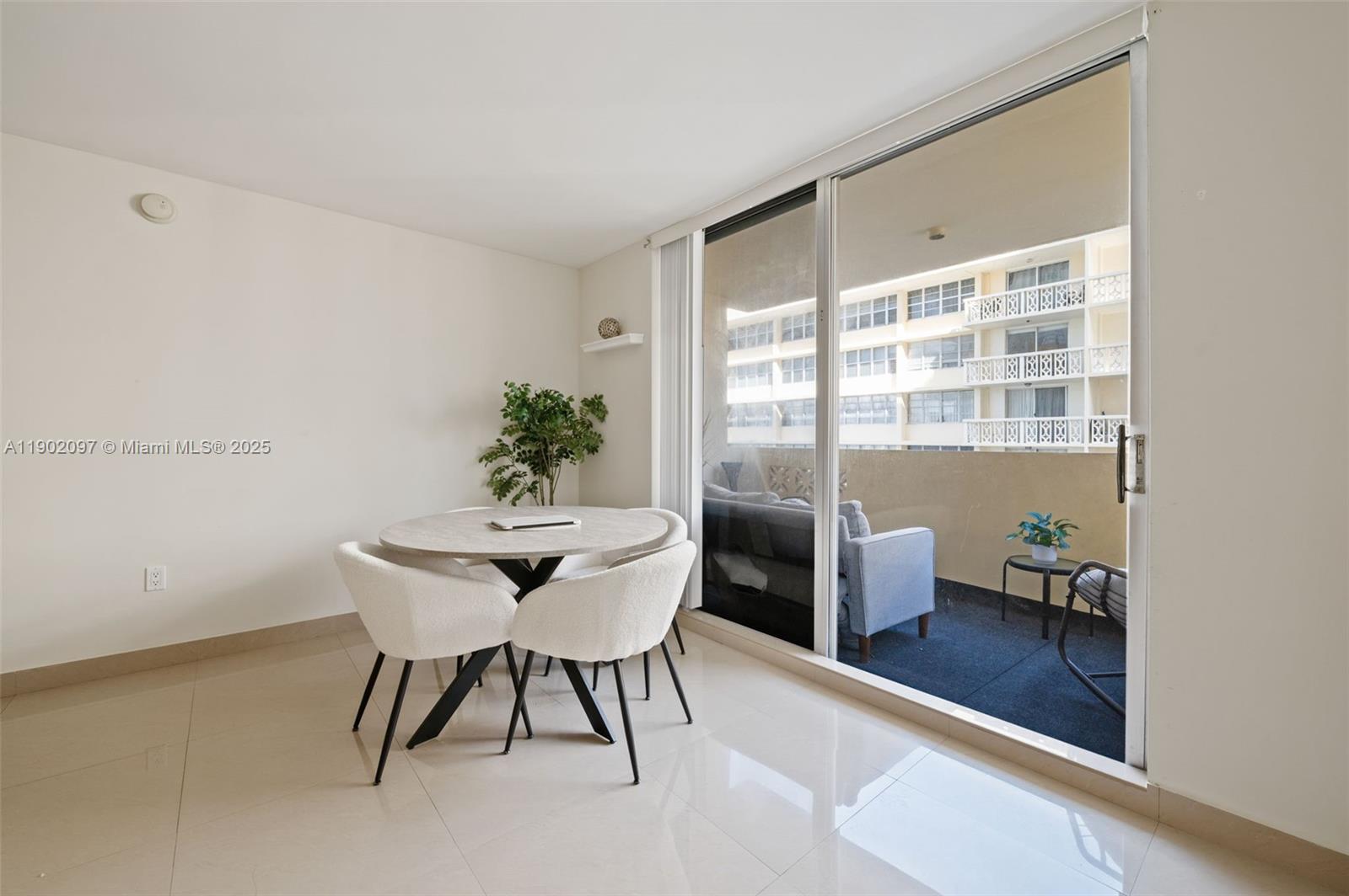 PLAZA TOWERS NORTH CONDO - Residential