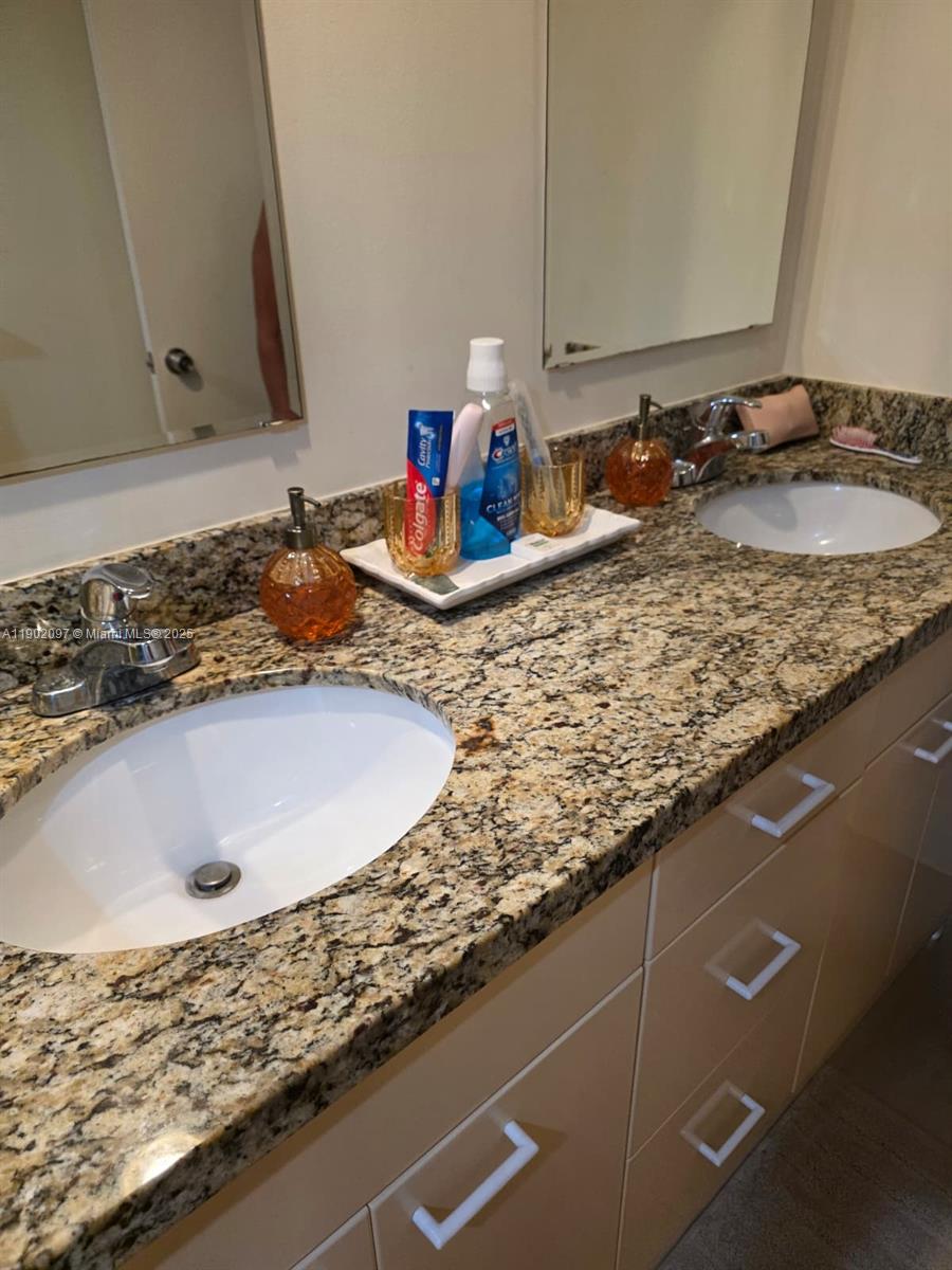 PLAZA TOWERS NORTH CONDO - Residential