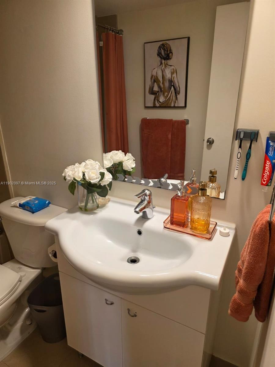 PLAZA TOWERS NORTH CONDO - Residential