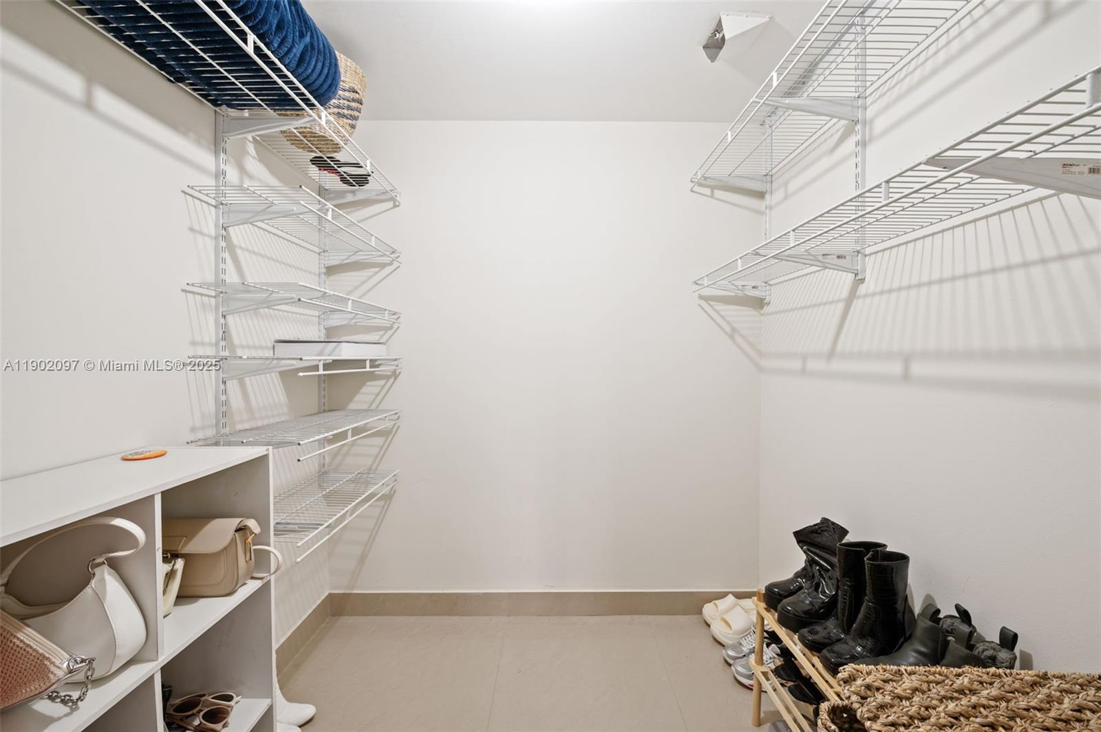 PLAZA TOWERS NORTH CONDO - Residential