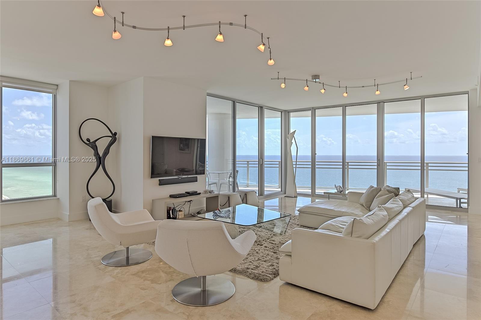 DIPLOMAT OCEANFRONT RESID - Residential