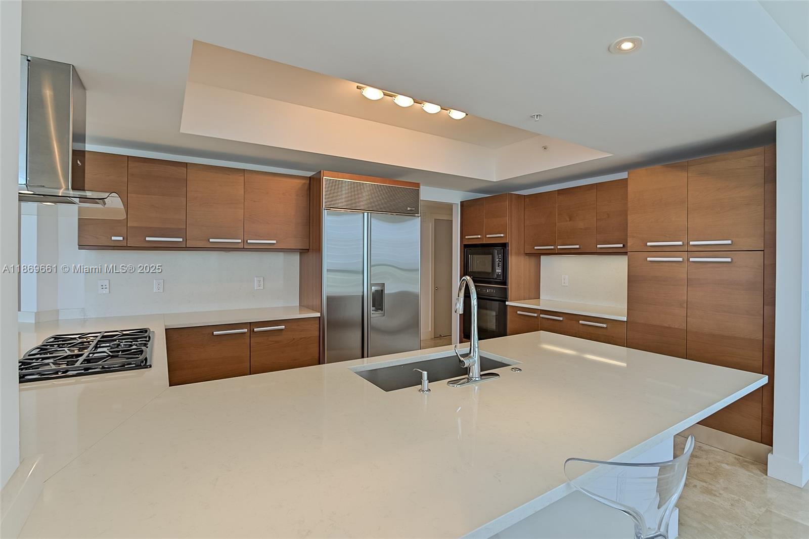 DIPLOMAT OCEANFRONT RESID - Residential