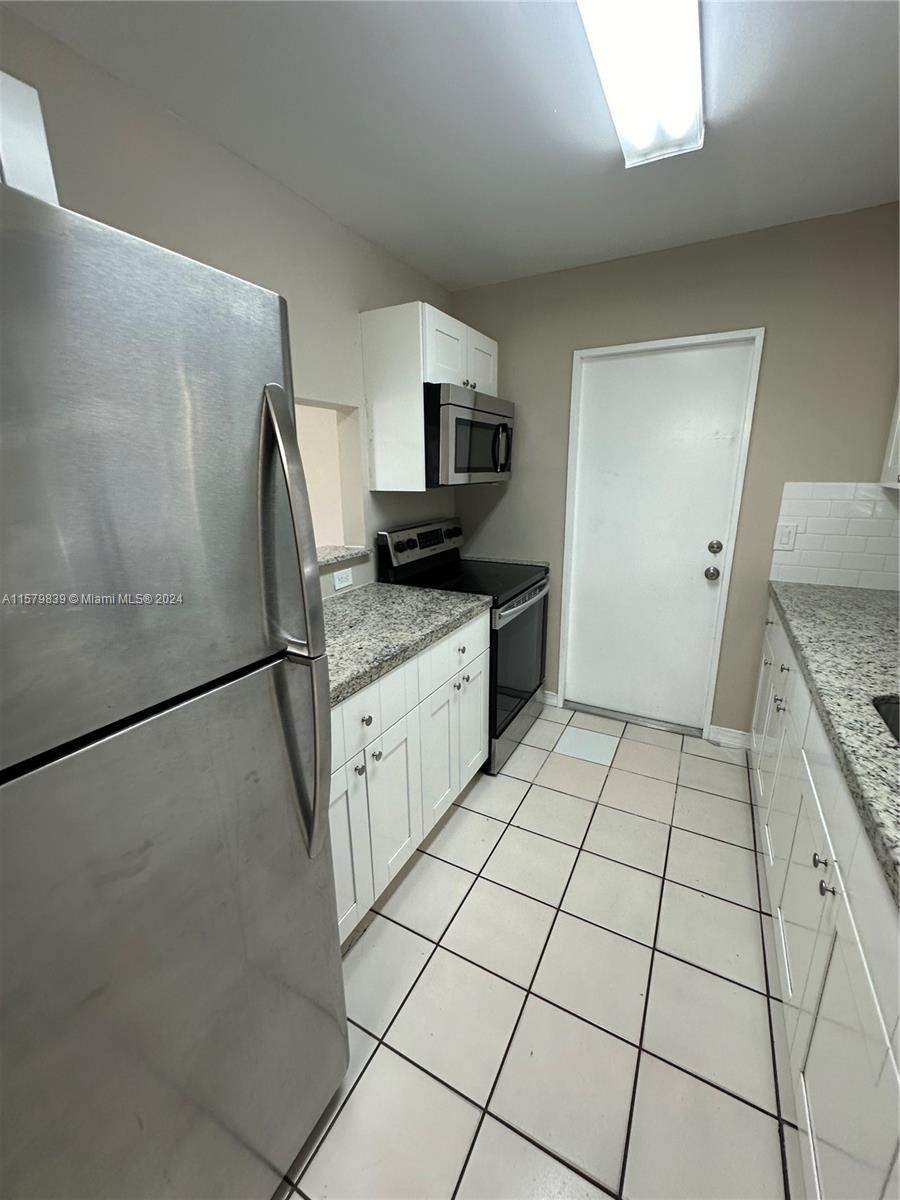 WESTWOOD LAKE 10TH ADDN - Residential
