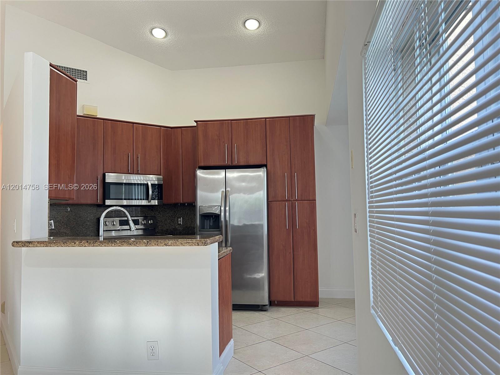 SECTOR 5 - - Residential Lease