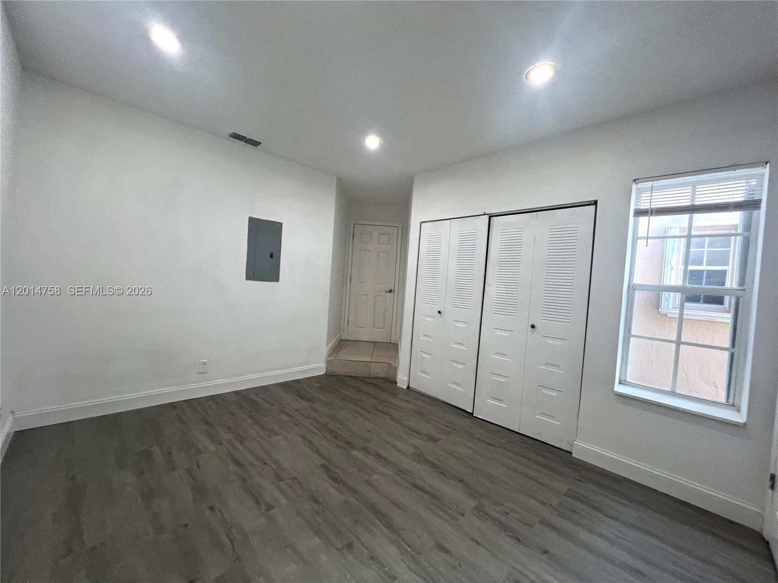 SECTOR 5 - - Residential Lease