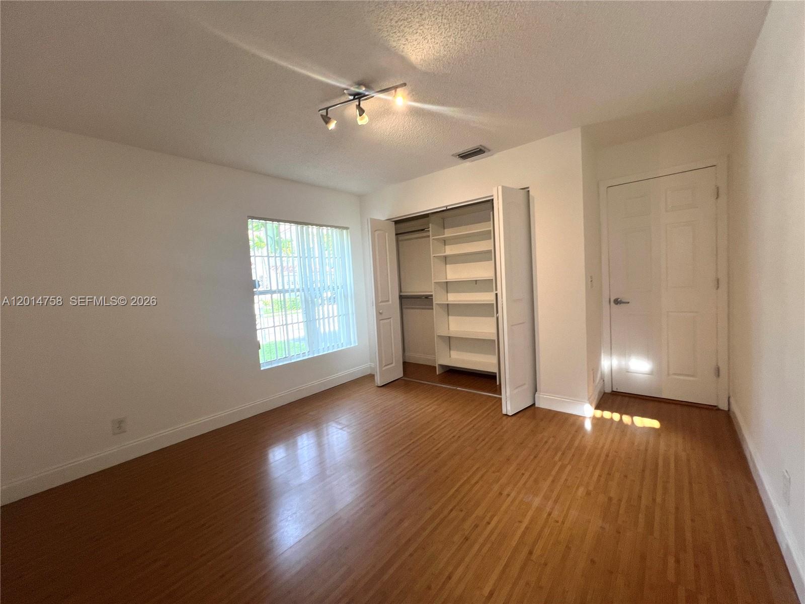 SECTOR 5 - - Residential Lease