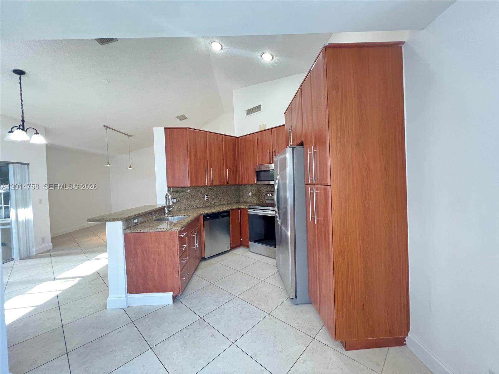 SECTOR 5 - - Residential Lease